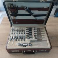 valigetta con posate e accessori barbecue