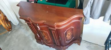 Credenza in arte povera