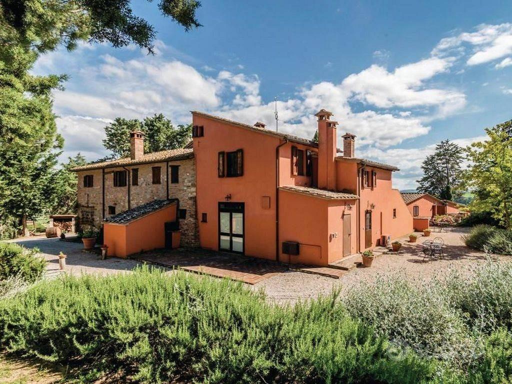 Rustico / Casale di 1500 m² con più di 5 locali e - Vista 3
