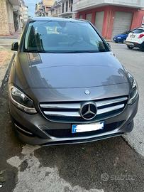 Mercedes Classe B 200D Executive (anno 2017)