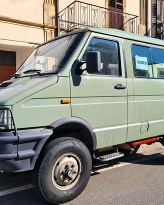 Daily 4x4 9posti