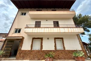 Villa plurifamiliare a Partinico, Contrada Ramo