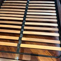 Letto matrimoniale con doghe