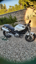 Ducati monster 696