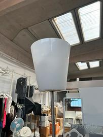 Lampada Da terra in vetro satinato e acciaio