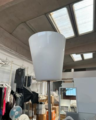 Lampada Da terra in vetro satinato e acciaio
