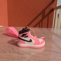 Portachiavi scarpa rosa stile Air Jordan (NON orig