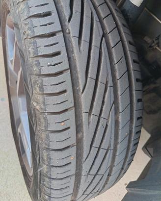 gomme uni royal 