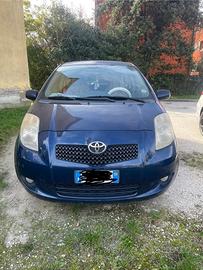 Auto Toyota Yaris
