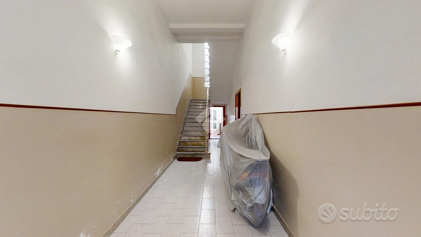 NEGOZIO A BRINDISI - Vista 5