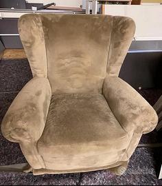 N. 2 Poltrone in velluto morbido