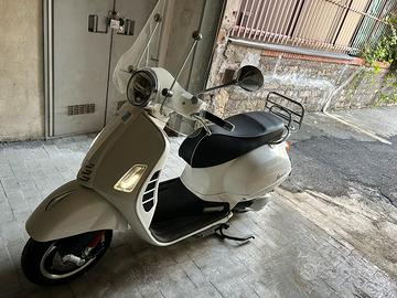 Vespa GTS 300 super