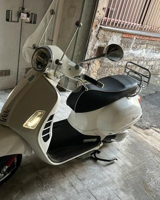 Vespa GTS 300 super
