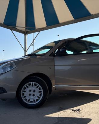 Lancia Ypsilon 1.2 69 CV Unyca