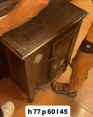 Ghiacciaia in legno vintage