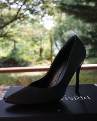 tacchi neri di primadonna