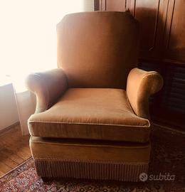 2 Poltrone di velluto color senape come nuove