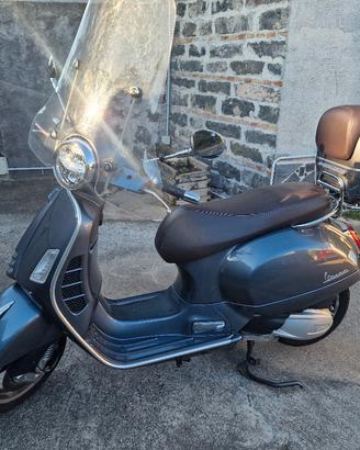 Vespa GTS 300 Touring 2022 – Pari al nuovo, taglia