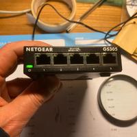 Switch Gigabit GS305