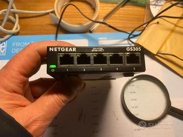 Switch Gigabit GS305