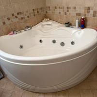 Vasca da bagno con idromassaggio