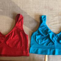 Coppia di top da palestra