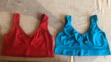 Coppia di top da palestra