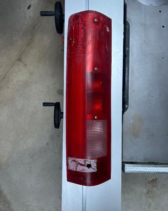 Fanale posteriore sinistro Iveco Daily III serie
