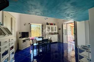 2 LOCALI A BARANO D'ISCHIA