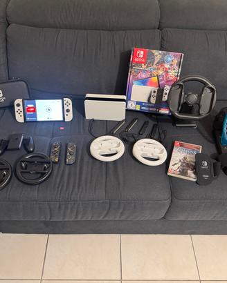 Nintendo Switch OLED con accessori