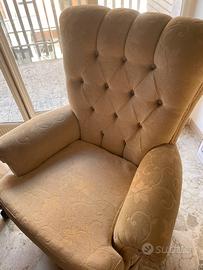 Poltrona vintage numero in descrizione