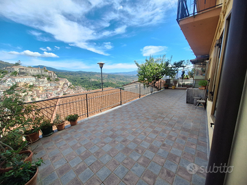 Appartamento con TERRAZZA PANORAMICA in centro