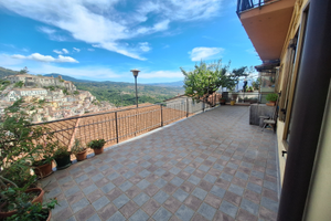 Appartamento con TERRAZZA PANORAMICA in centro