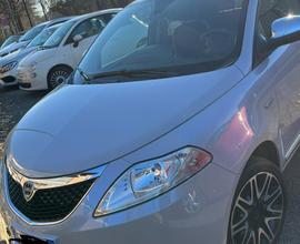 Lancia ypsilon s&s platinum