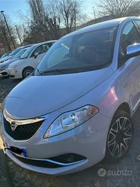 Lancia ypsilon s&s platinum