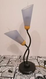 Lampada Da Tavolo Ferro Battuto E Vetro Satinato. 