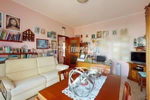 Trilocale con grandi spazi, box e magazzino