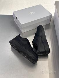 NIKE AF1 nere EU42