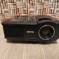 un proiettore multimediale BenQ MP 525 ST