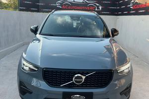 Volvo XC40 B3 automatico Plus Dark