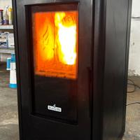 Stufa a pellet Ravelli MAVI 5,6 kW