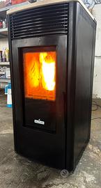 Stufa a pellet Ravelli MAVI 5,6 kW
