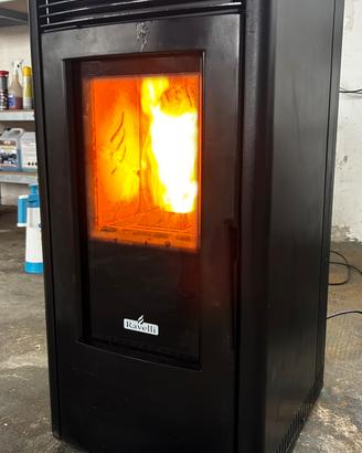 Stufa a pellet Ravelli MAVI 5,6 kW