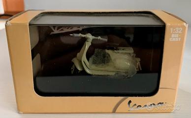 Modellino Vespa Die-Cast 1:32 NewRay Nuova