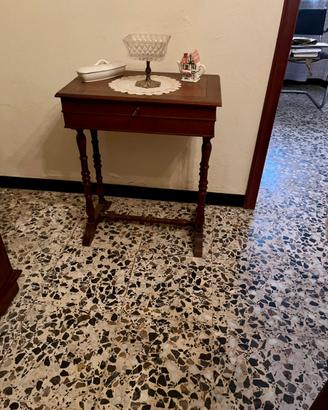Tavolino da lavoro
