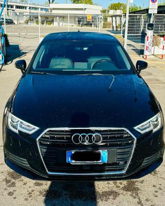 AUDI A3 SPORTBACK BUSINESS S-TRONIC