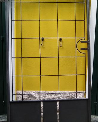 Cancelletto in ferro color antracite. 