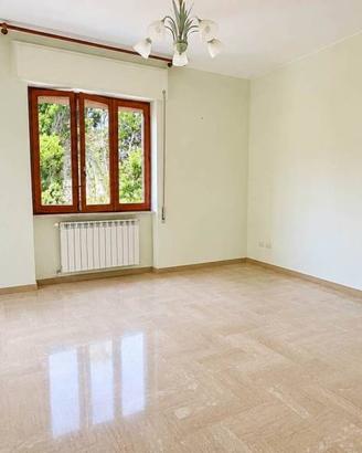 Appartamento di 110 m² con più di 5 locali a Tarqu