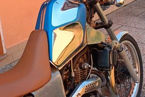 MOTO YAMAHA CUSTOMIZZATA