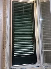 Persiane e finestre